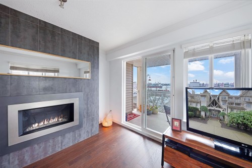 213-365 1St Street E, North Vancouver, BC 