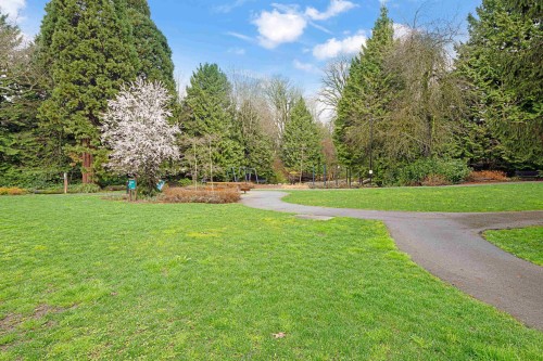 213-365 1St Street E, North Vancouver, BC 