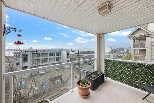 213-365 1St Street E, North Vancouver, BC 