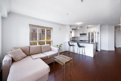 213-365 1St Street E, North Vancouver, BC 