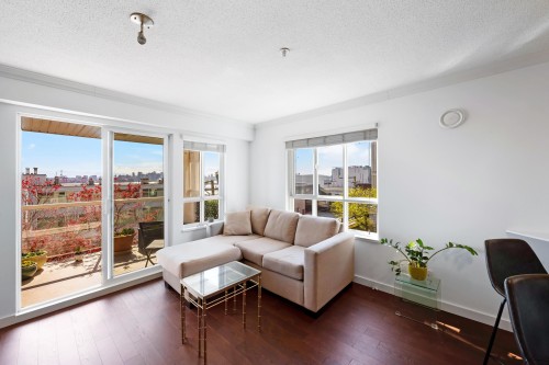 213-365 1St Street E, North Vancouver, BC 