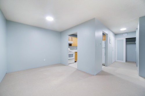 320-1385 Draycott Road, North Vancouver, BC 