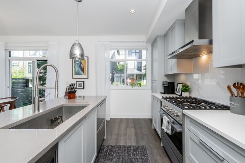 16-3535 Princeton Avenue, Coquitlam, BC 