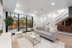 1-275 17th Avenue W Vancouver, BC V5Y 1Z9