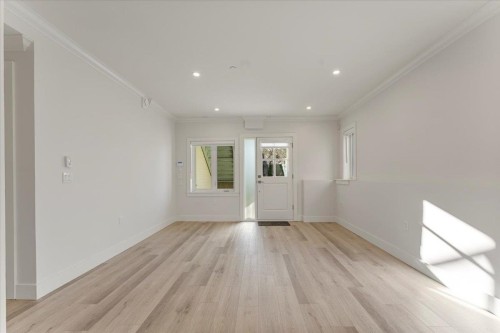 2229 16Th Avenue W, Vancouver, BC 