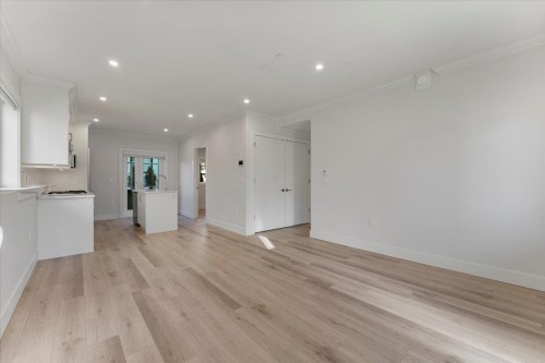 2229 16Th Avenue W, Vancouver, BC 