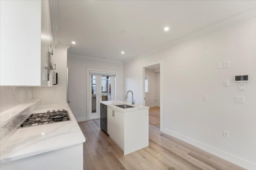 2229 16Th Avenue W, Vancouver, BC 