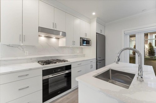 2229 16Th Avenue W, Vancouver, BC 