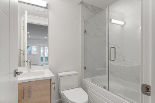 2229 16Th Avenue W, Vancouver, BC 