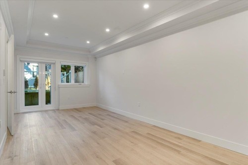 2229 16Th Avenue W, Vancouver, BC 