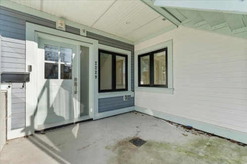 2229 16Th Avenue W, Vancouver, BC 