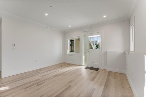 2229 16Th Avenue W, Vancouver, BC 