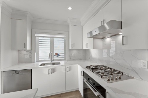 2227 16Th Avenue W, Vancouver, BC 