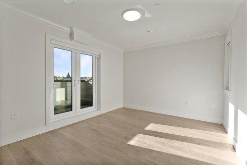 2227 16Th Avenue W, Vancouver, BC 