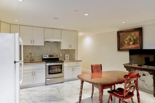 2237 37Th Avenue W, Vancouver, BC 