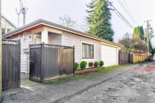 2237 37Th Avenue W, Vancouver, BC 