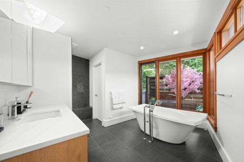 510 Eastcot Road, West Vancouver, BC 