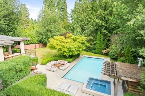 510 Eastcot Road, West Vancouver, BC 
