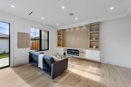 2-150 51St Avenue E, Vancouver, BC 