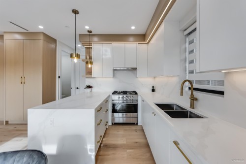 2-150 51St Avenue E, Vancouver, BC 