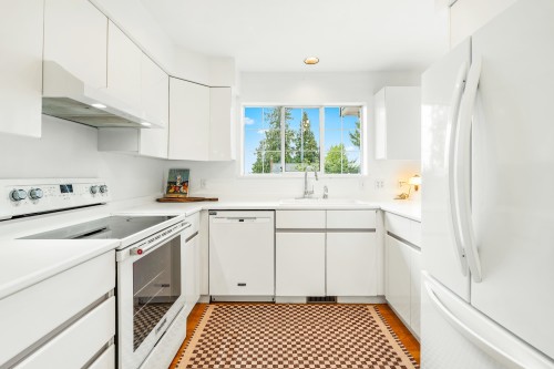 2372 Kings Avenue, West Vancouver, BC 