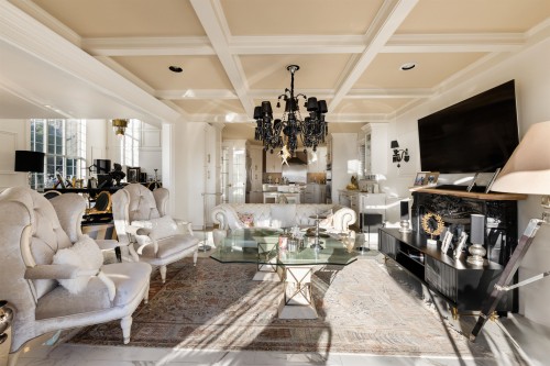 2198 Rosebery Avenue, West Vancouver, BC 