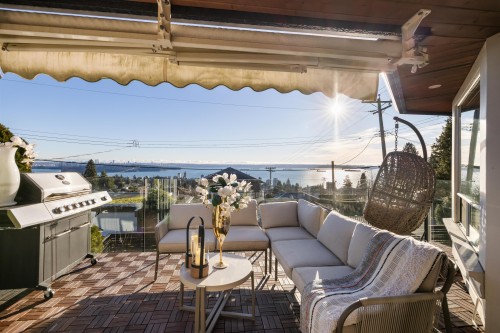 2198 Rosebery Avenue, West Vancouver, BC 