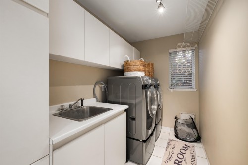 2198 Rosebery Avenue, West Vancouver, BC 