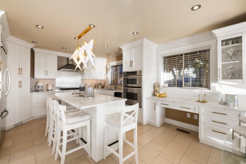 2198 Rosebery Avenue, West Vancouver, BC 