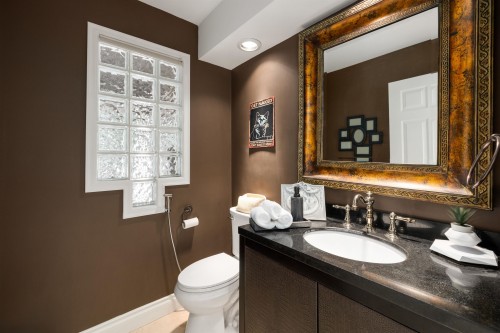 2198 Rosebery Avenue, West Vancouver, BC 