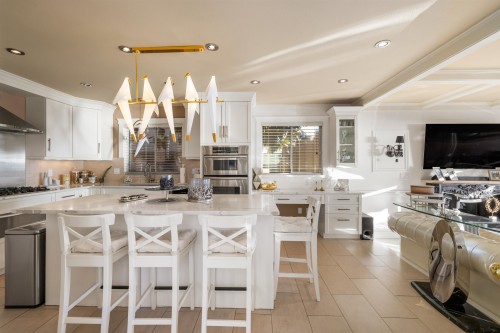 2198 Rosebery Avenue, West Vancouver, BC 