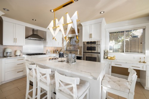 2198 Rosebery Avenue, West Vancouver, BC 