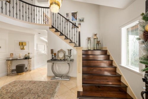 2198 Rosebery Avenue, West Vancouver, BC 