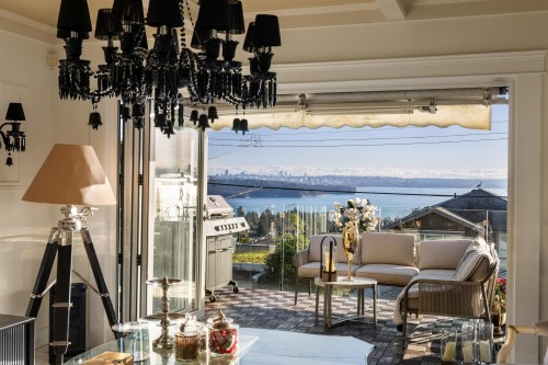 2198 Rosebery Avenue, West Vancouver, BC 