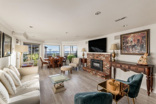 2198 Rosebery Avenue, West Vancouver, BC 