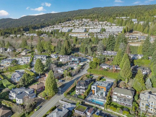 2198 Rosebery Avenue, West Vancouver, BC 