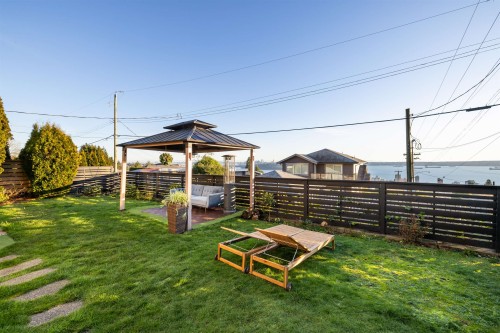 2198 Rosebery Avenue, West Vancouver, BC 