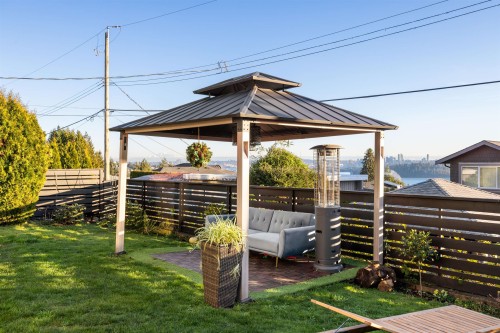 2198 Rosebery Avenue, West Vancouver, BC 