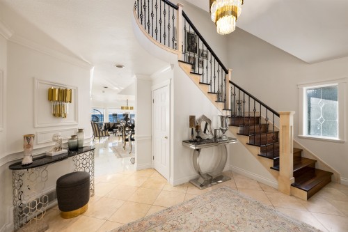 2198 Rosebery Avenue, West Vancouver, BC 