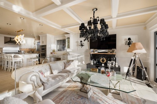 2198 Rosebery Avenue, West Vancouver, BC 