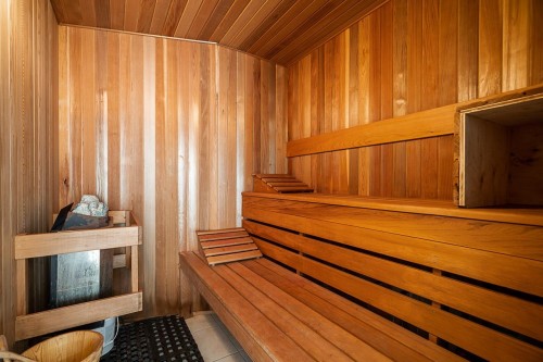 1203 38Th Avenue W, Vancouver, BC 