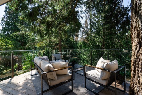 5061 Bear Lane, West Vancouver, BC 