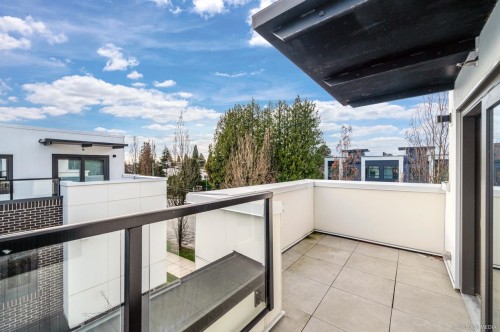 6322 Oak Street, Vancouver, BC 