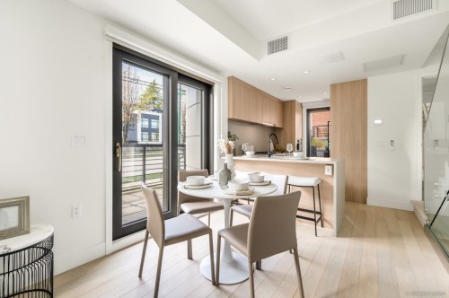 6322 Oak Street, Vancouver, BC 