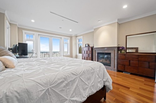 2420 Halston Court, West Vancouver, BC 