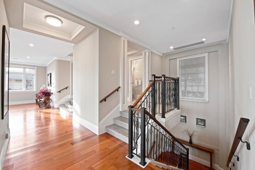 2420 Halston Court, West Vancouver, BC 