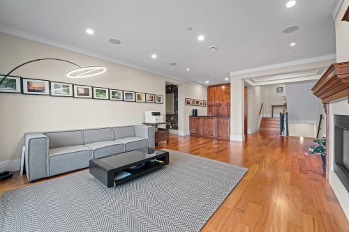 2420 Halston Court, West Vancouver, BC 