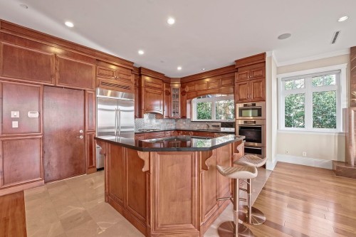 2420 Halston Court, West Vancouver, BC 