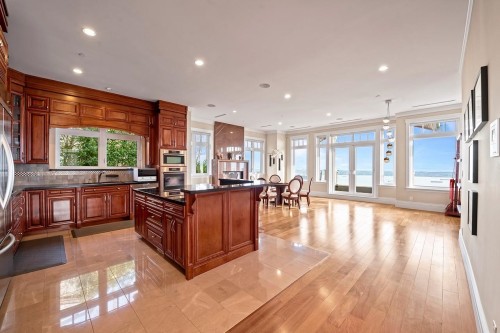 2420 Halston Court, West Vancouver, BC 