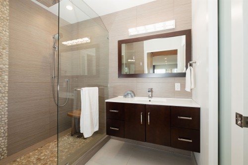 1095 Keith Road W, North Vancouver, BC 